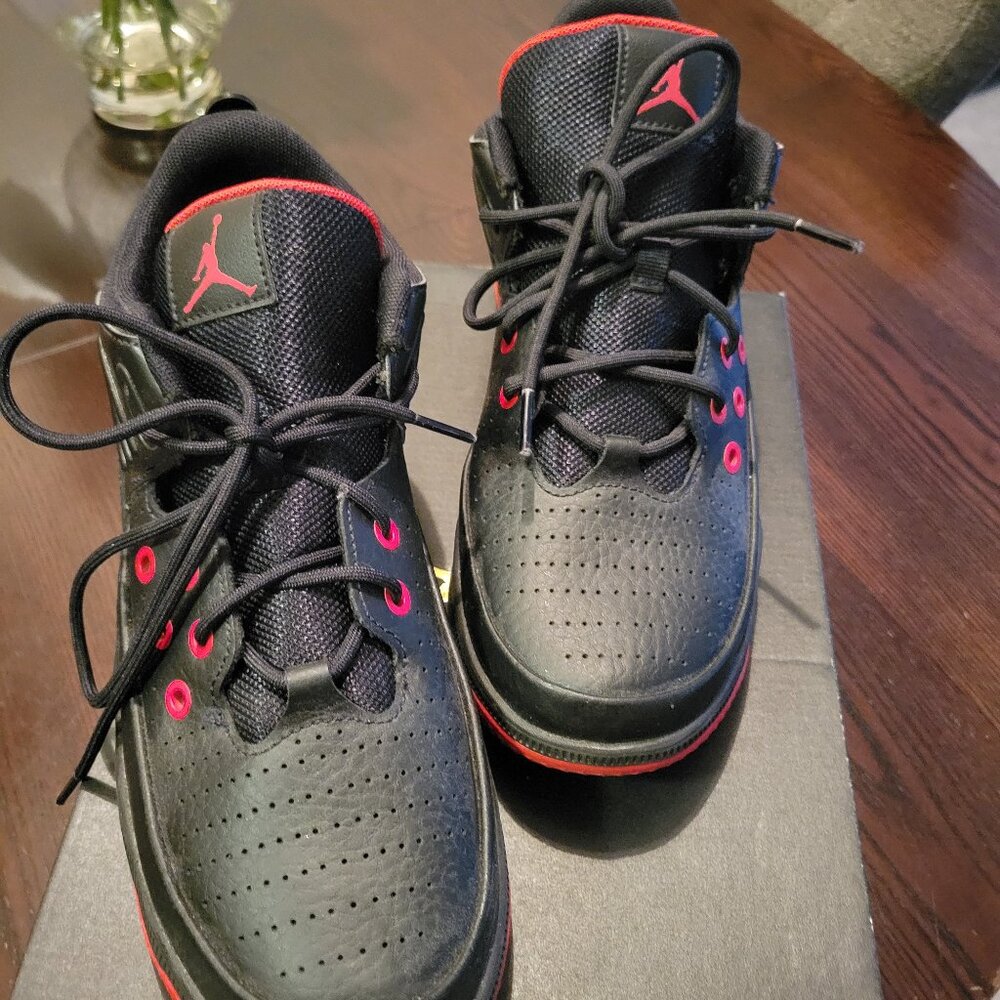 Nike Air Jordan Sneakers Big kidcm ( Black & Red)